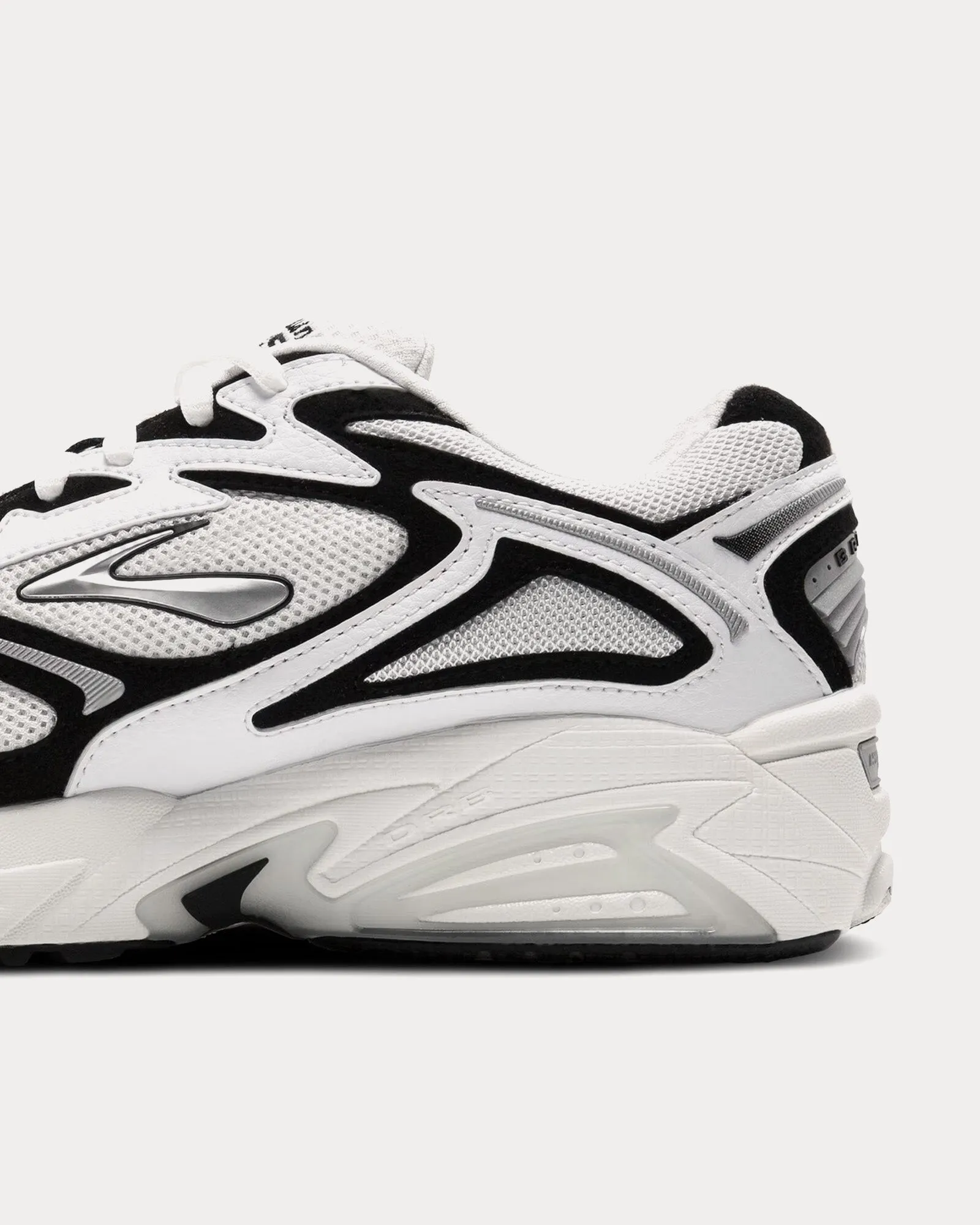 Adrenaline GTS 4 Black / White / Silver Low Top Sneakers