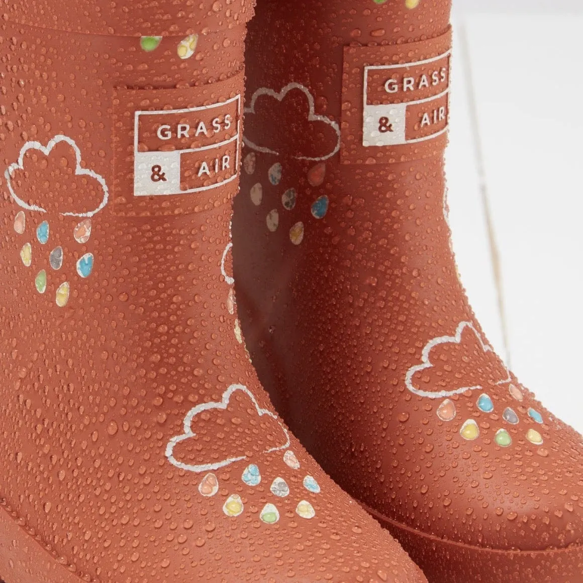 Grass & Air Kids Colour Changing Wellies (Burnt Orange)